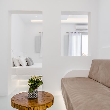 Serenita Luxury Suites Akrotírion 外观 照片