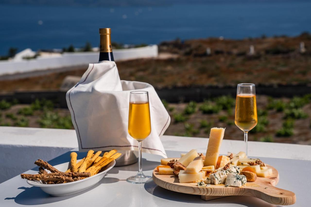 Serenita Luxury Suites Akrotírion 外观 照片