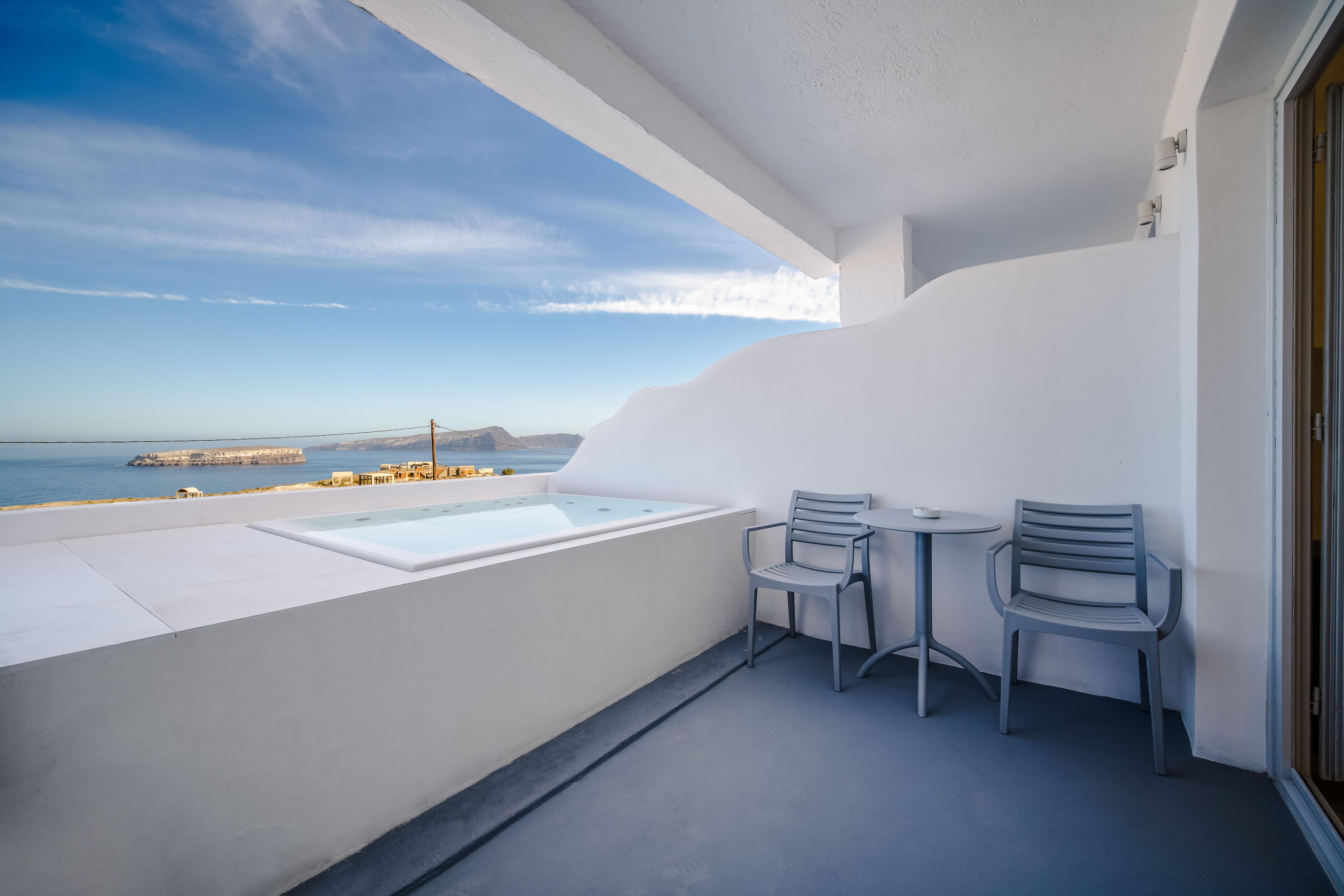 Serenita Luxury Suites Akrotírion 外观 照片
