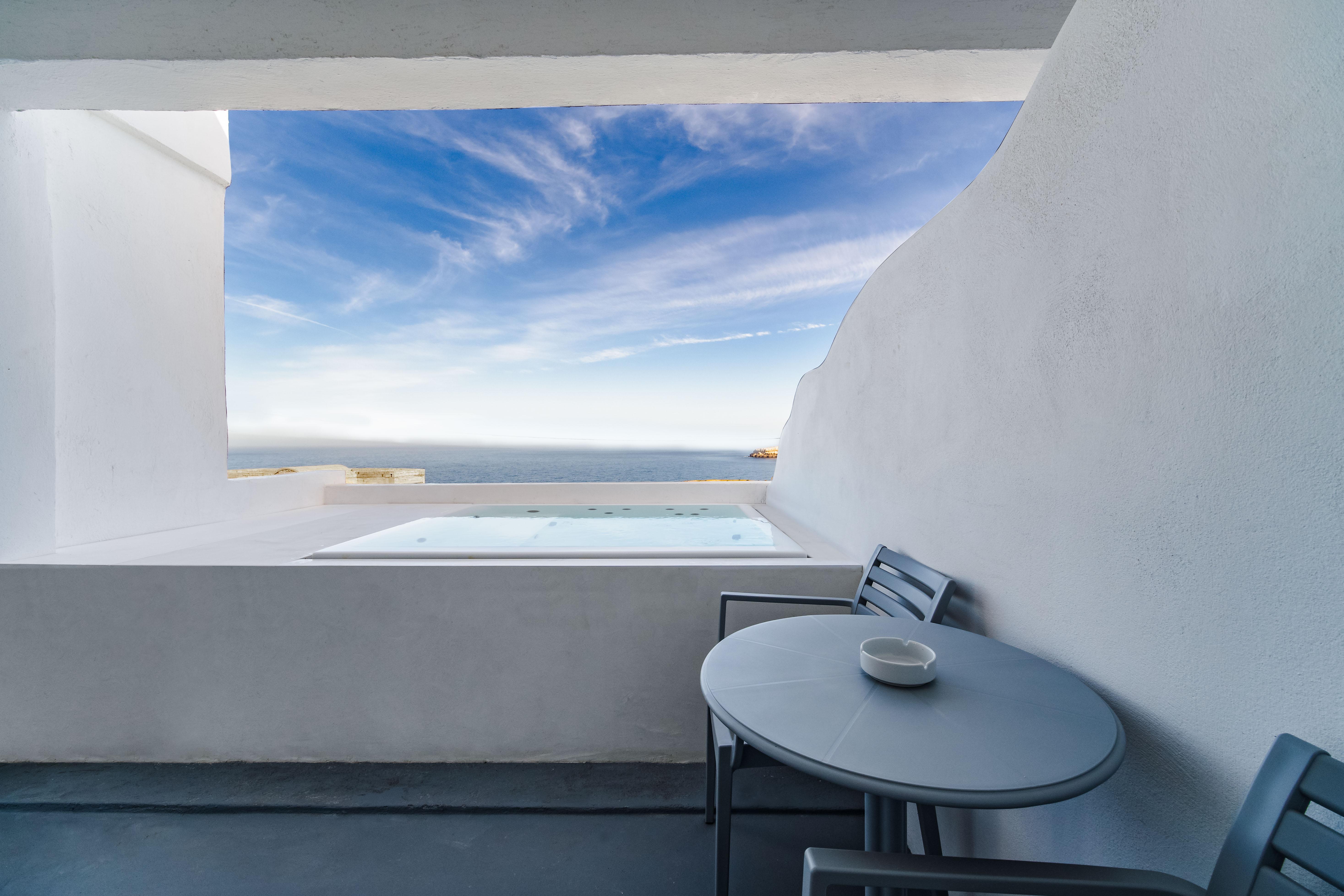 Serenita Luxury Suites Akrotírion 外观 照片