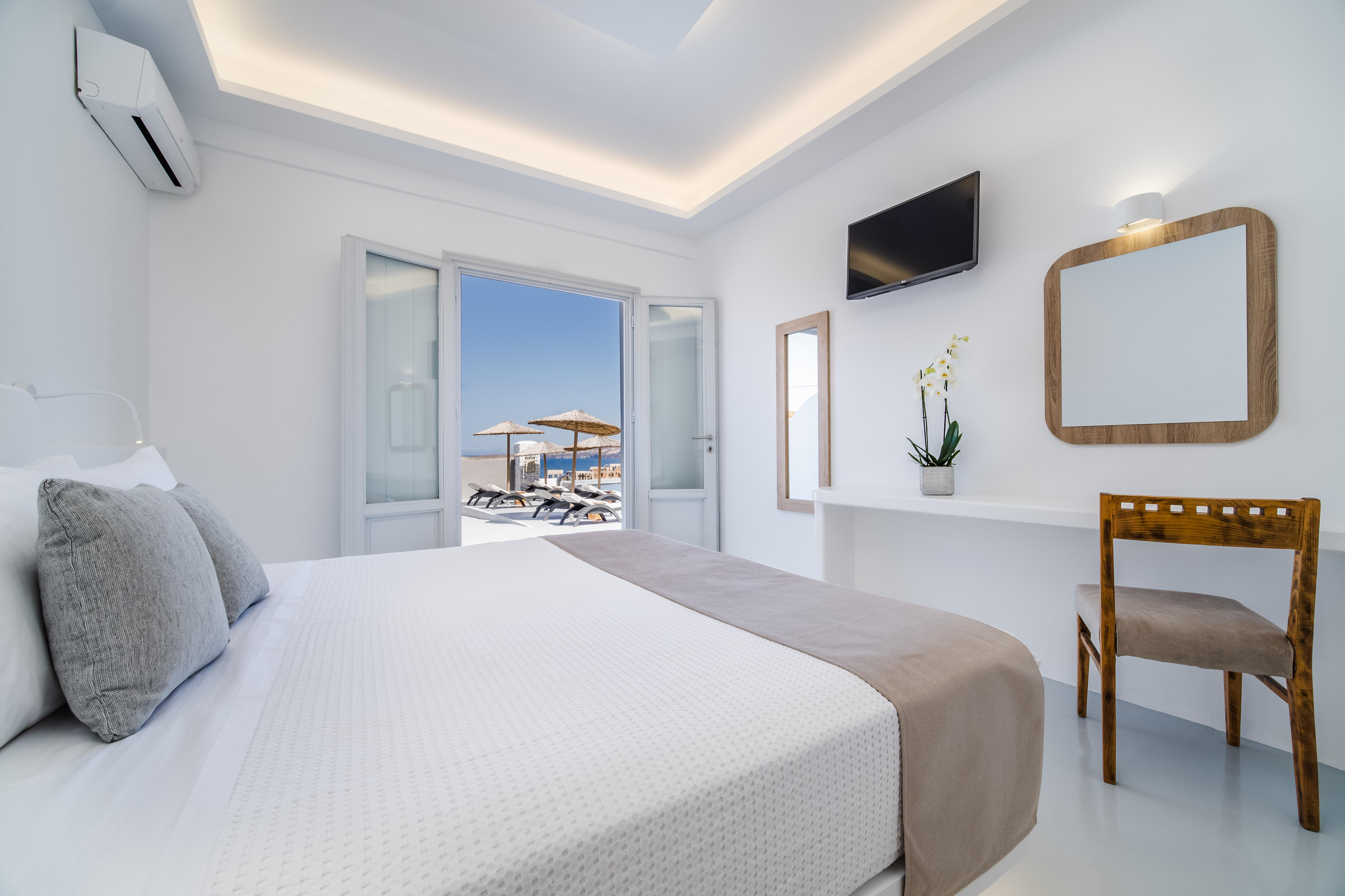 Serenita Luxury Suites Akrotírion 外观 照片
