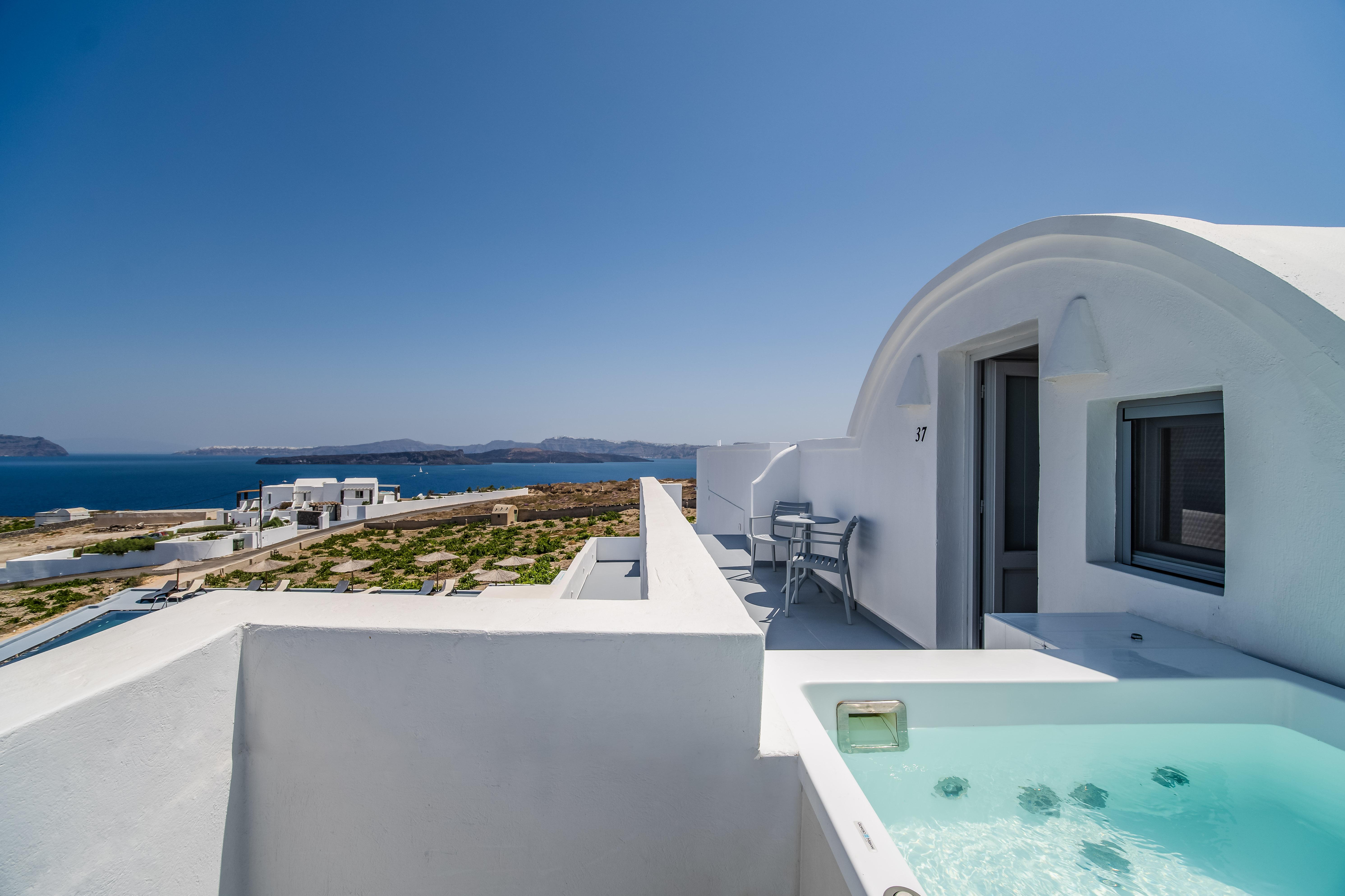 Serenita Luxury Suites Akrotírion 外观 照片