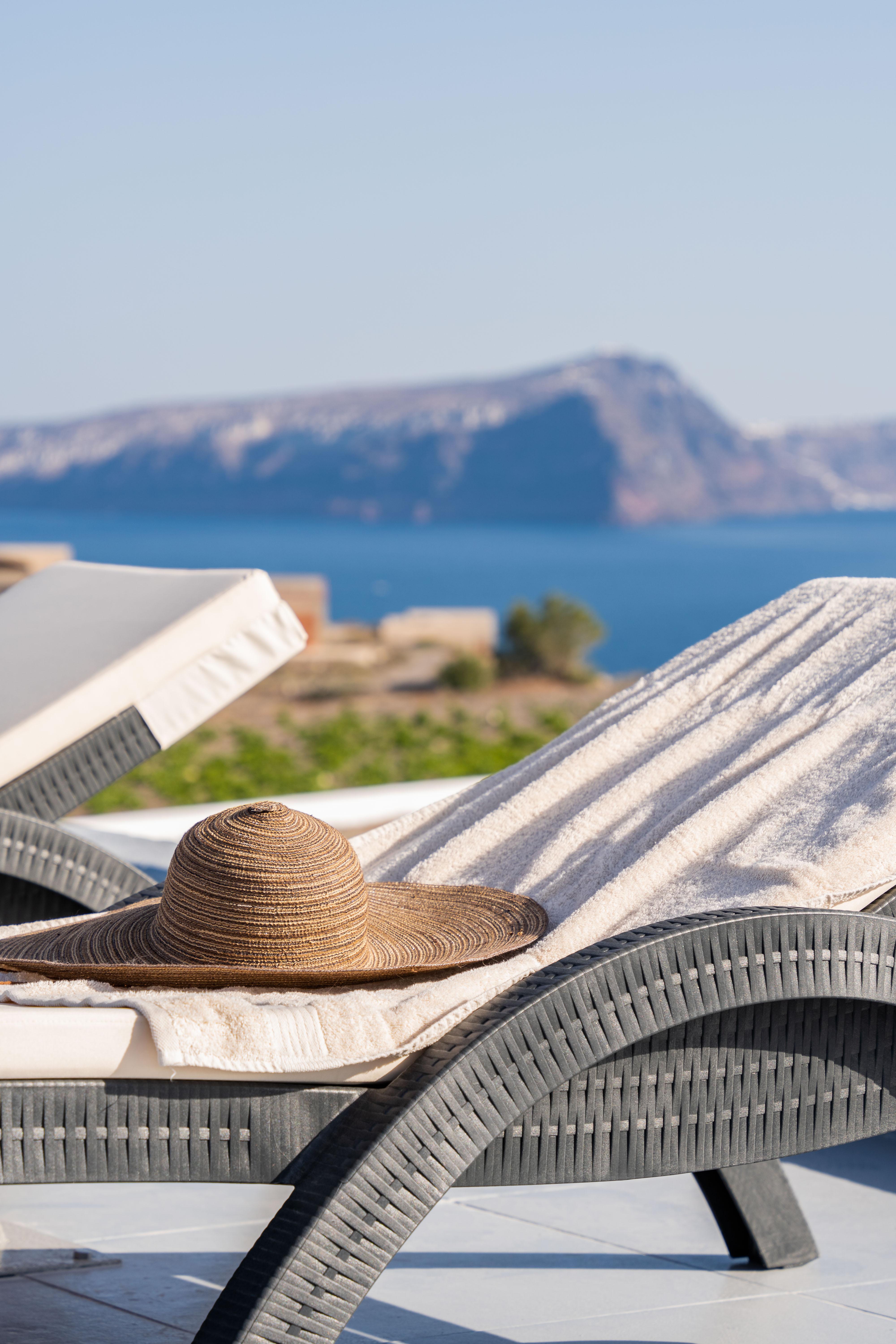 Serenita Luxury Suites Akrotírion 外观 照片