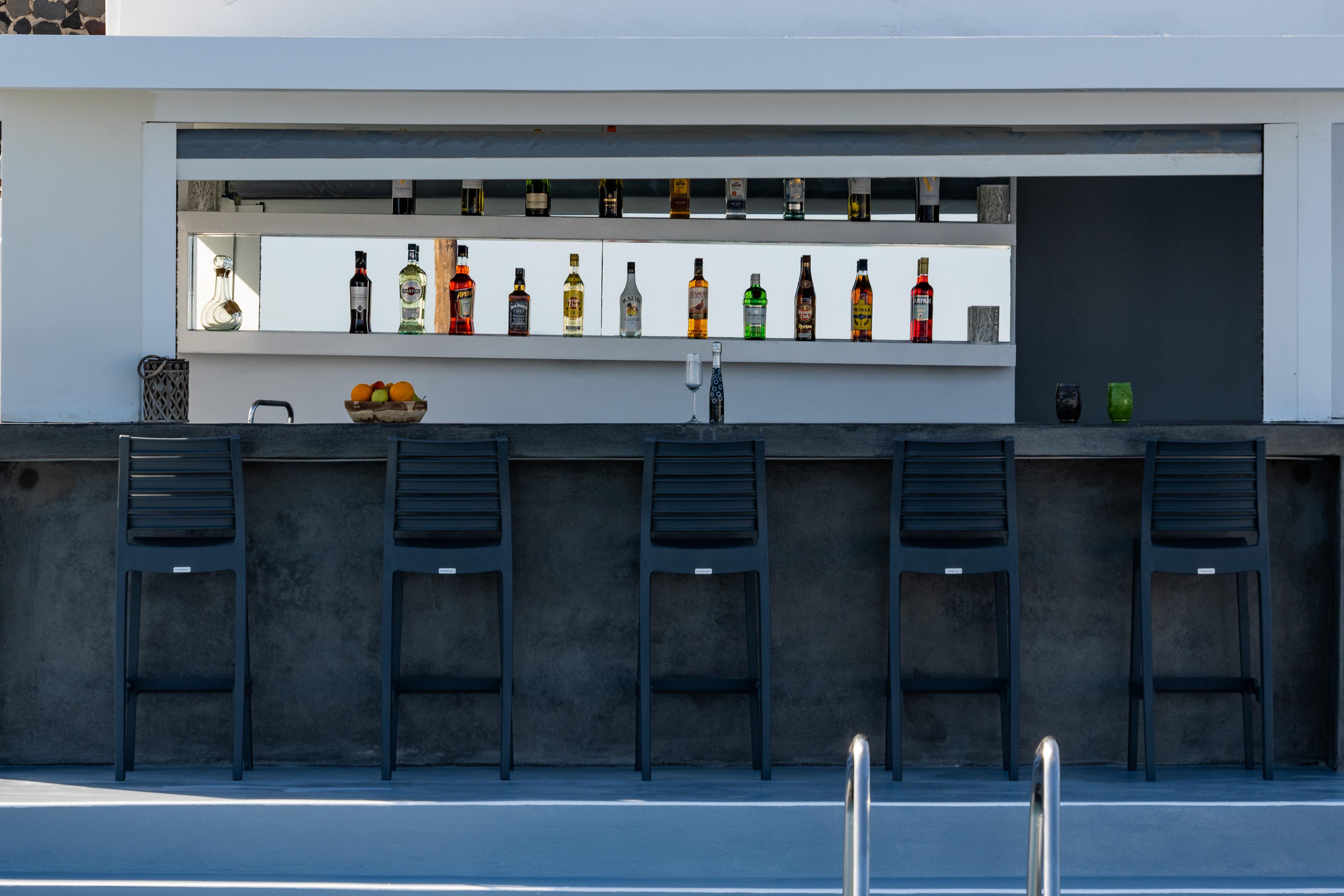 Serenita Luxury Suites Akrotírion 外观 照片
