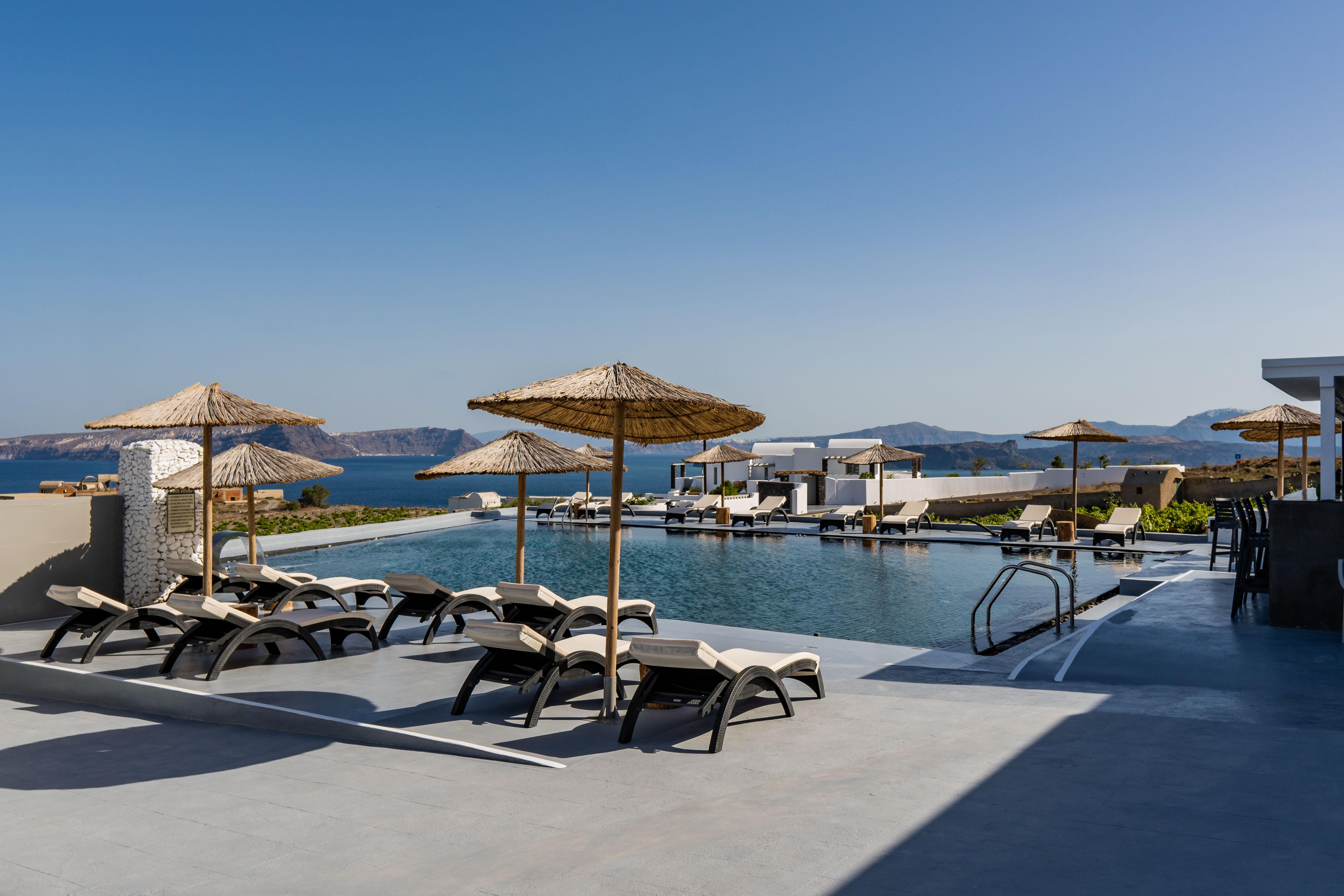 Serenita Luxury Suites Akrotírion 外观 照片