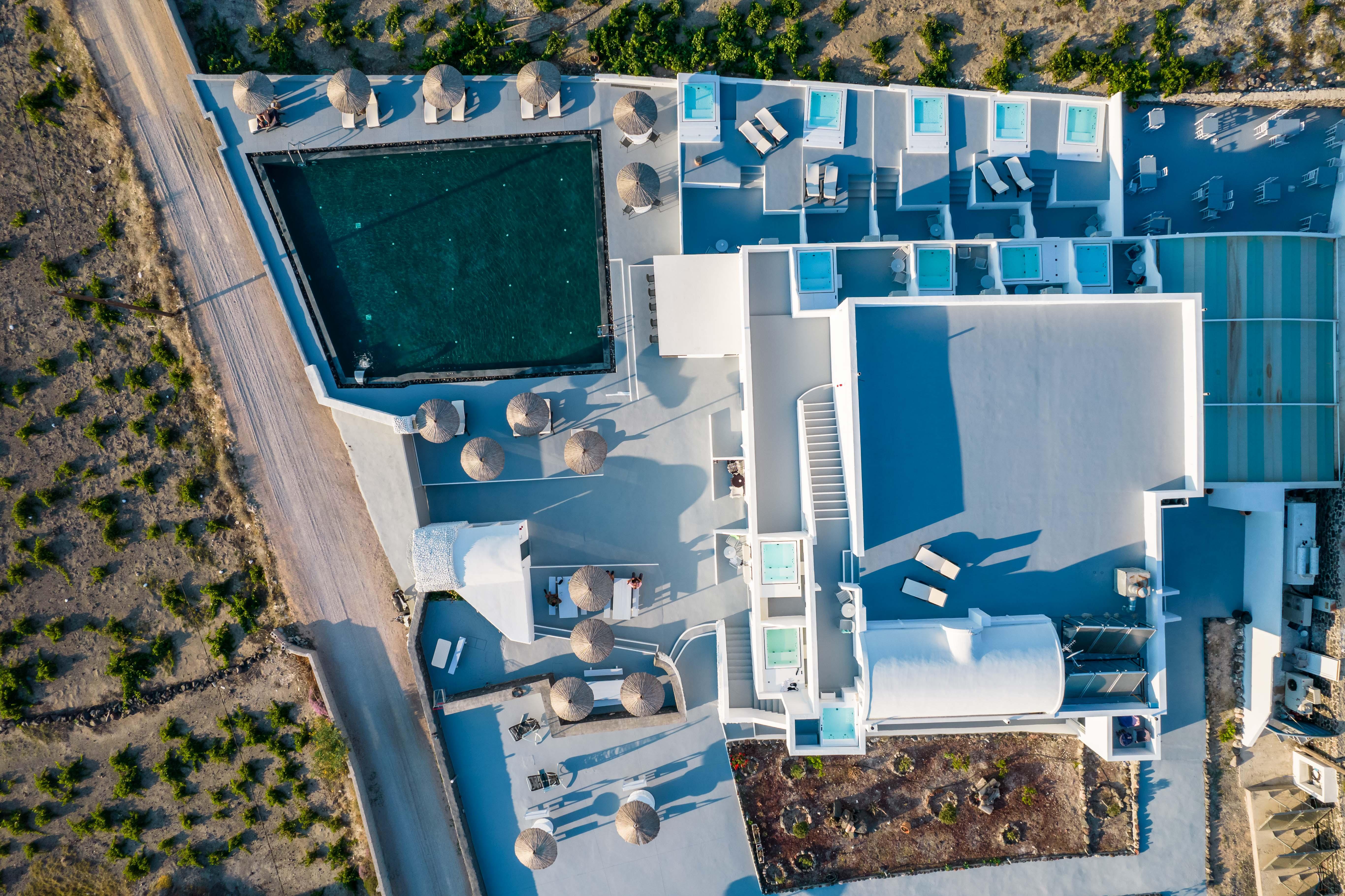 Serenita Luxury Suites Akrotírion 外观 照片