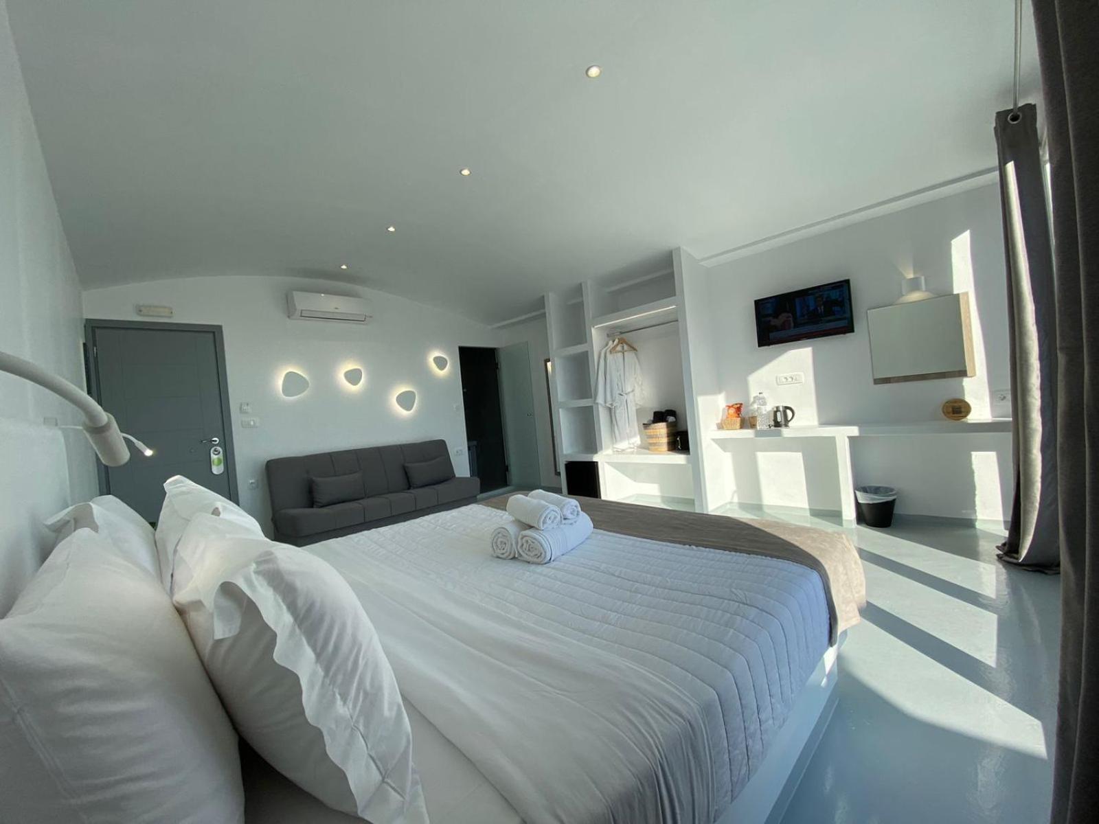 Serenita Luxury Suites Akrotírion 外观 照片