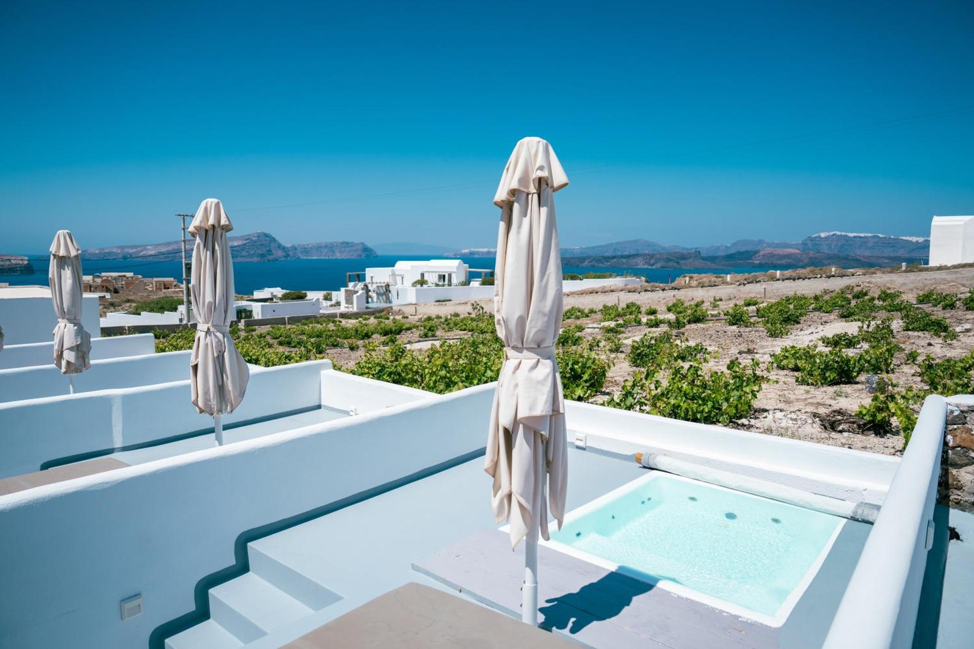 Serenita Luxury Suites Akrotírion 外观 照片