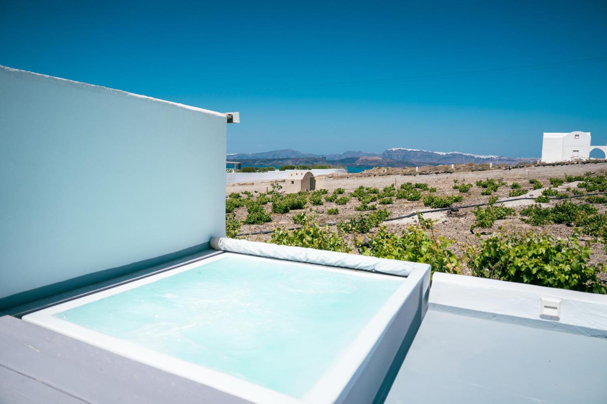 Serenita Luxury Suites Akrotírion 外观 照片